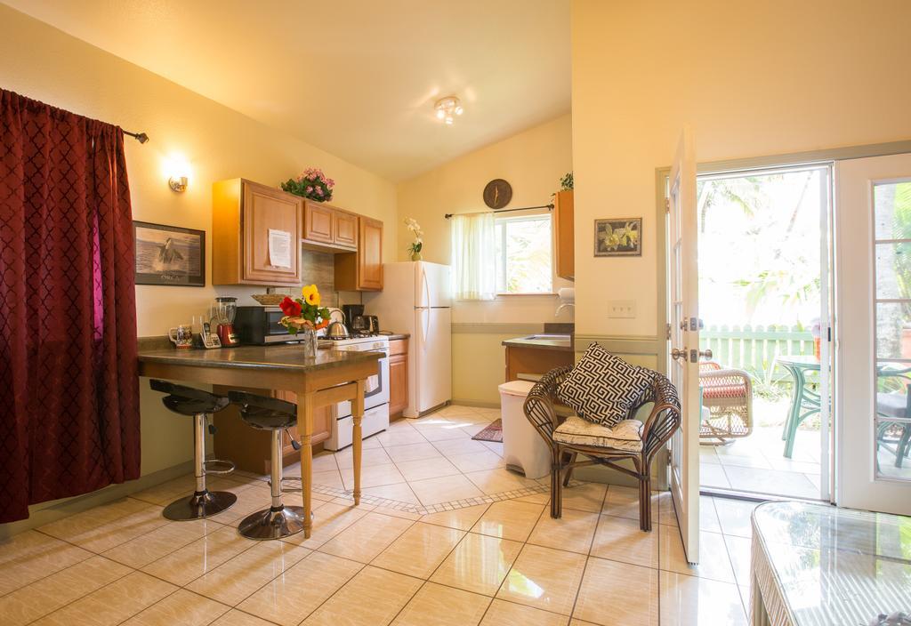 Whale House At Kehena Beach Pahoa Exterior photo