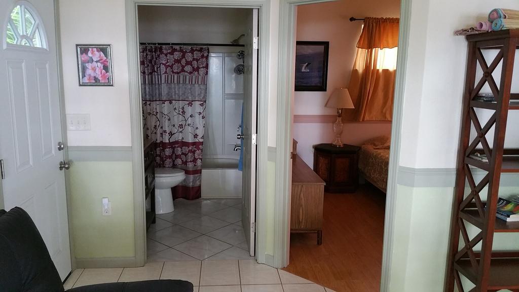 Whale House At Kehena Beach Pahoa Room photo