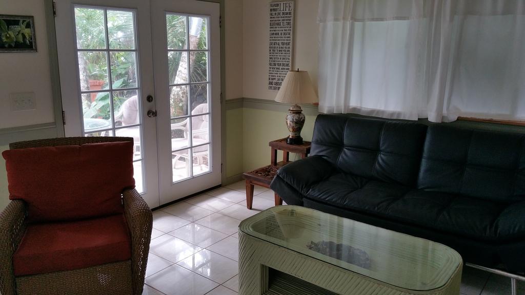 Whale House At Kehena Beach Pahoa Room photo